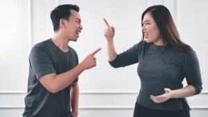 How to approach conflicts in relationships?